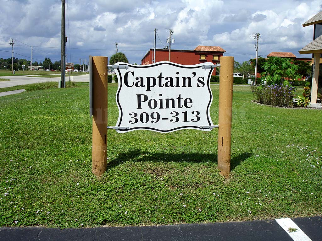 Captains Pointe Signage